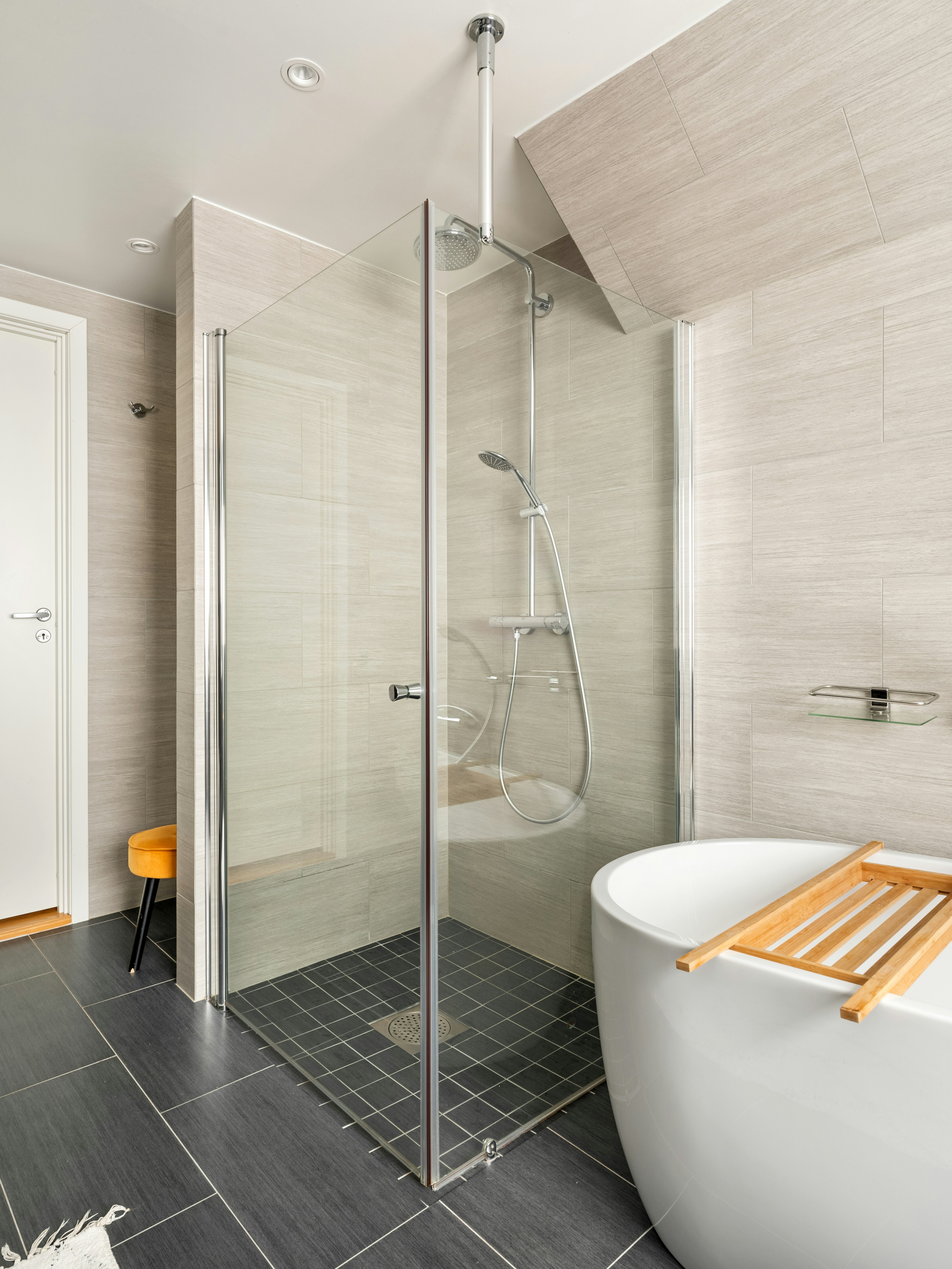 Tub-to-Shower Conversions in Corpus Christi – Modern, Safe, Fast 1 lisa anna hdeHSiDqCpM unsplash 2