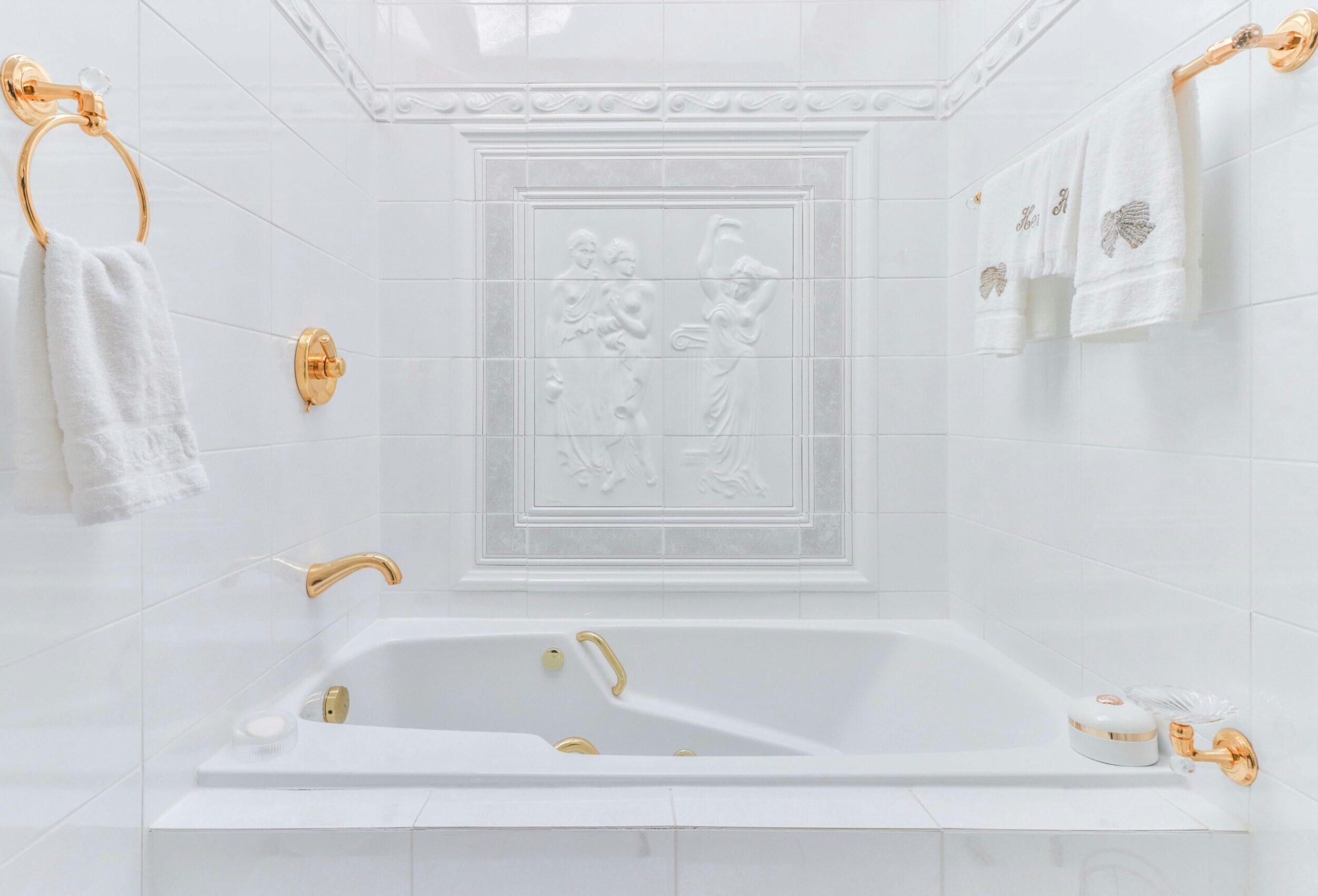 Walk-In Bathtubs in Corpus Christi, TX – Safe, Stylish, and Affordable 2 a white bathtub with gold accents